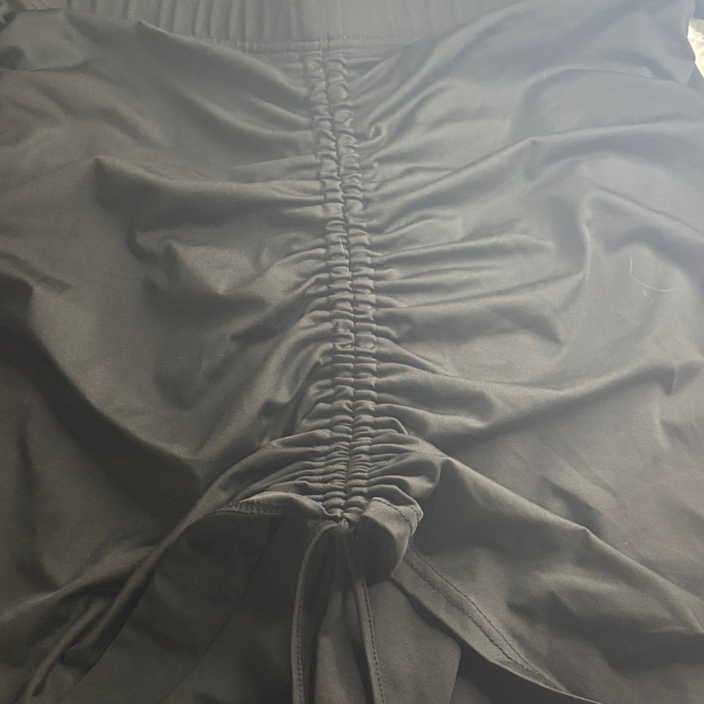 ROMWE Black Wide-Leg Pants with Ruched Skirt Overlay - Picture 3 of 4